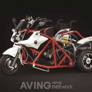 超酷電動(dòng)輪椅車