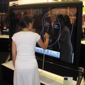 多功能高清電視