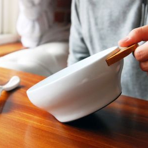 方便拿起的碗
