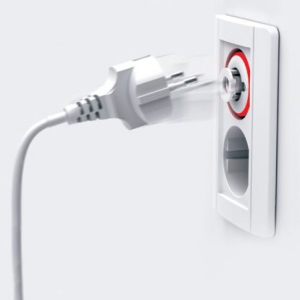 自動彈出插頭的安全插座