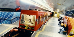 “爬山”的地鐵