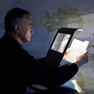 討巧的放大鏡燈