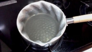 自動攪拌的平底鍋