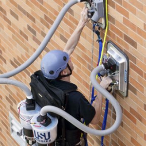 真空吸附式爬墻利器