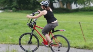 用來健身的手腳并用自行車