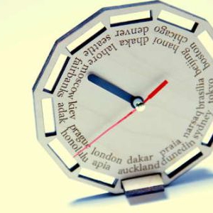 囊括24個時區(qū)的簡易旅行表