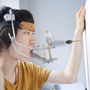 用嘴操控的工具