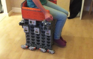 首臺樂高電動輪椅