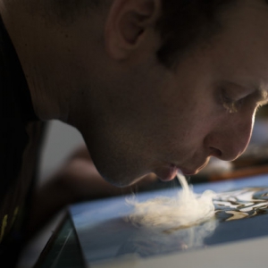 用大麻煙霧吹出來的畫