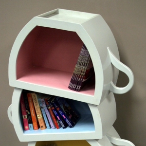 奇怪的茶杯書架