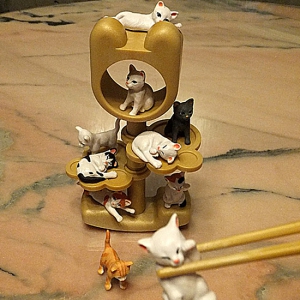 幫孩子鍛煉筷子功的貓咪樹