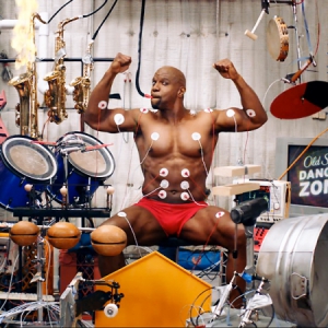 肌肉男帶你玩轉(zhuǎn)搖滾樂