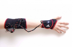 幫助提高運(yùn)動(dòng)員肌肉記憶力的臂帶