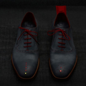 趣味導(dǎo)航鞋