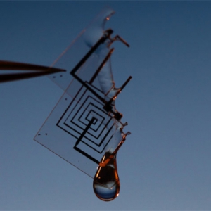 遇液體可溶的電路