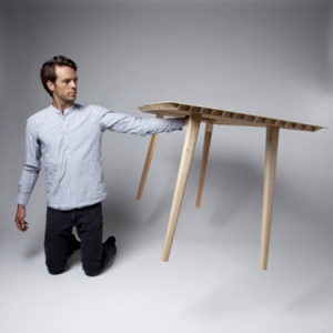 打破記錄的超輕木桌