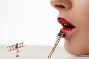 創(chuàng)意攝影之勤勞的妝容師