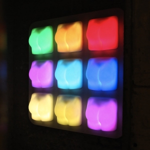 好玩的“打屁屁”壁燈