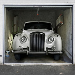 車庫(kù)門上的3D藝術(shù)貼紙