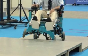 能爬臺階的機(jī)器人輪椅