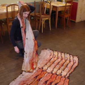 搞怪的培根絲巾