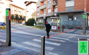 發(fā)射警示激光的紅綠燈