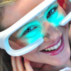 助您快速克服時差困擾的眼鏡