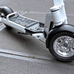 折疊電力滑板車