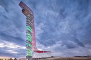 飄舞著“秀發(fā)”的賽場(chǎng)瞭望臺(tái)