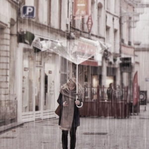 無帆布的空氣雨傘