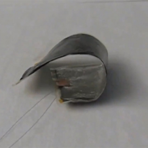 吸濕發(fā)電的混合新材料