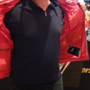 內(nèi)藏乾坤的科技沖鋒衣