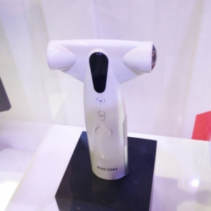 一鍵拍攝全景的“怪物”相機(jī)