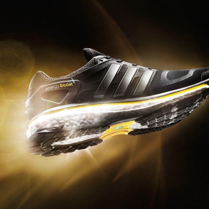 阿迪達斯新款能量增強型跑鞋