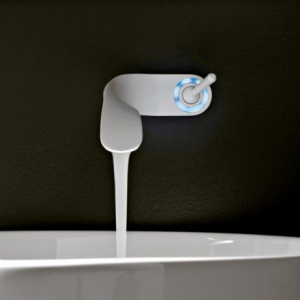 優(yōu)雅的扭曲水龍頭