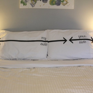 傲嬌的吵架枕頭