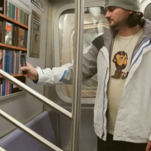 紐約地鐵內(nèi)的虛擬圖書館