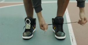 會(huì)說(shuō)話的智能鞋子