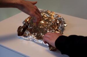 “害羞”的金屬箔紙