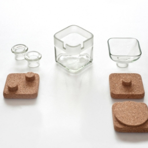 酒瓶與軟木制作的桌面用品