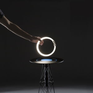 神奇的電場(chǎng)茶幾