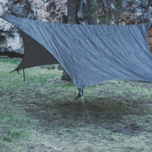 收集雨水的遮篷