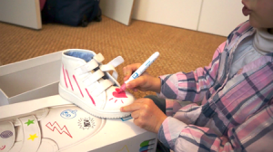 可隨意涂抹的兒童鞋