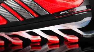 Adidas彈簧鰭跑鞋