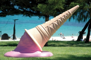 十款應(yīng)景的海灘雕塑