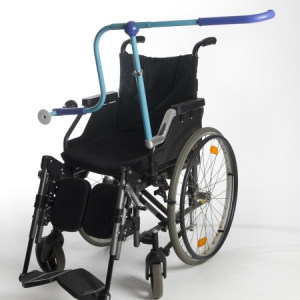 輪椅平行推把