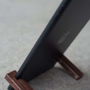 木質(zhì)卡槽iPad支架