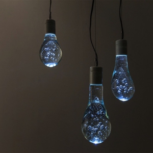 凝固的氣泡燈泡