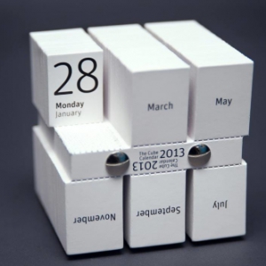 魔方日歷