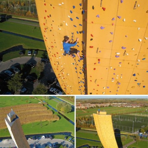 高聳入云的攀巖墻